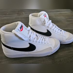 Nike hi top Blazers, youth 6.5, like new